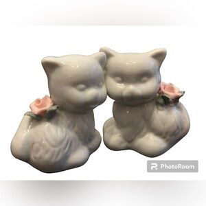 Vintage White Cats Salt and Pepper Shakers